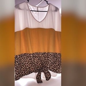 Plus size tide front color block tunic Top